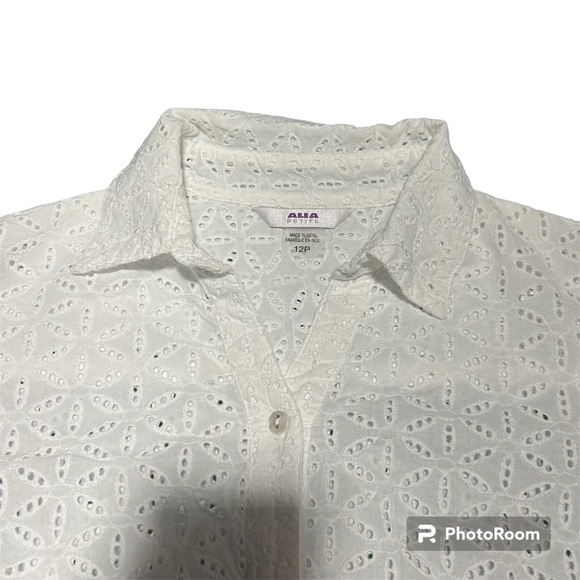 ✨3/$20✨ Alia Petite Women’s White Sleeveless Collared Top - Picture 3 of 8